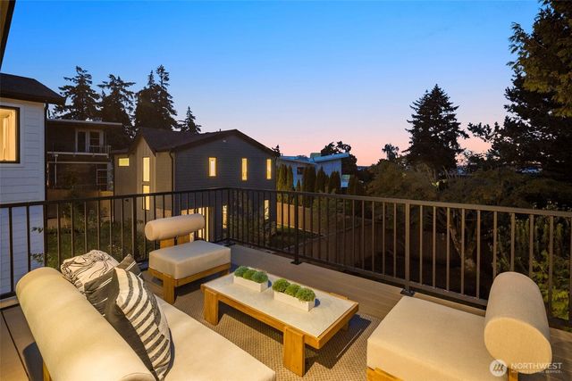 621 13th Avenue W, Kirkland, WA 98033