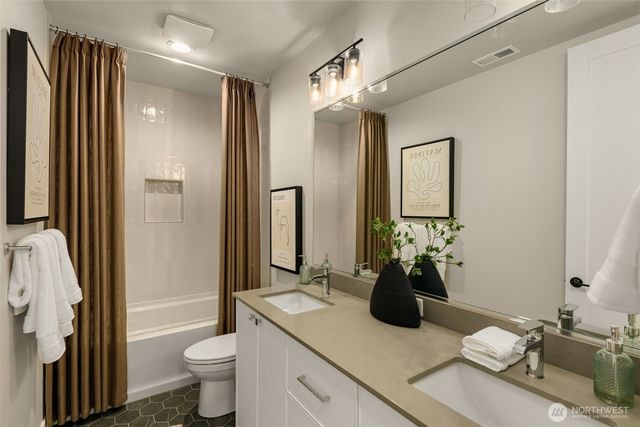 621 13th Avenue W, Kirkland, WA 98033