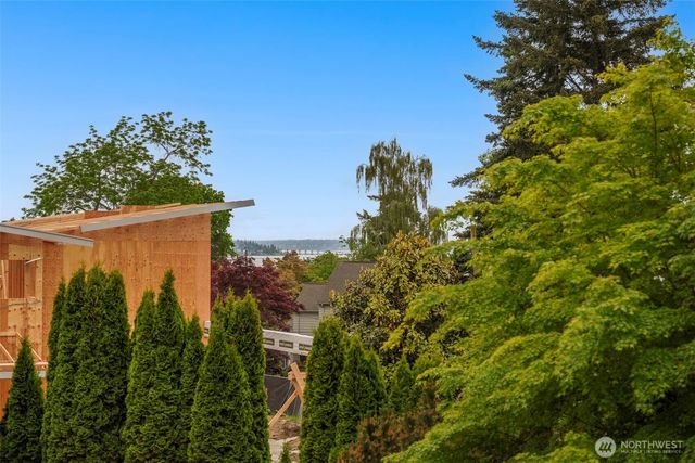 621 13th Avenue W, Kirkland, WA 98033