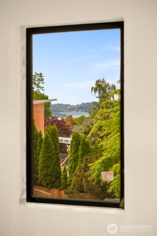 621 13th Avenue W, Kirkland, WA 98033