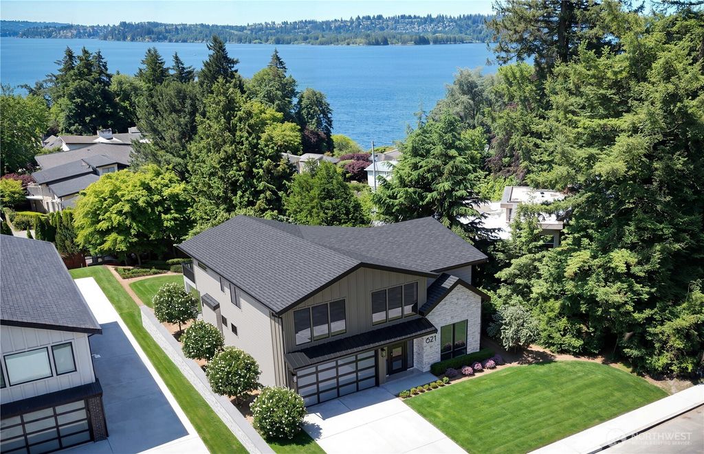 621 13th Avenue W, Kirkland, WA 98033
