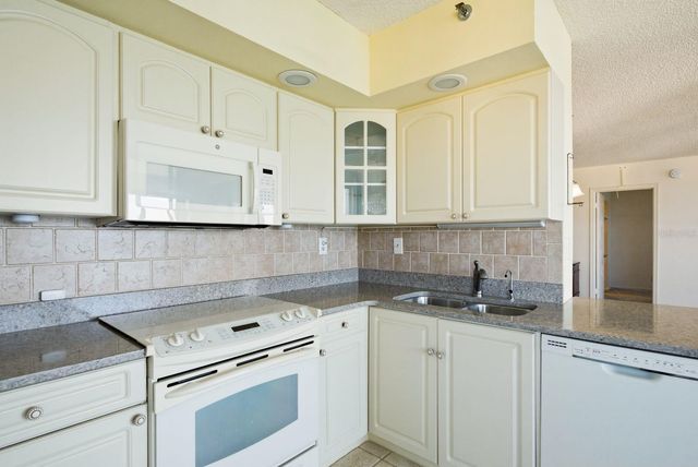 6287 BAHIA DEL MAR CIRCLE 1202, St Petersburg, FL 33715