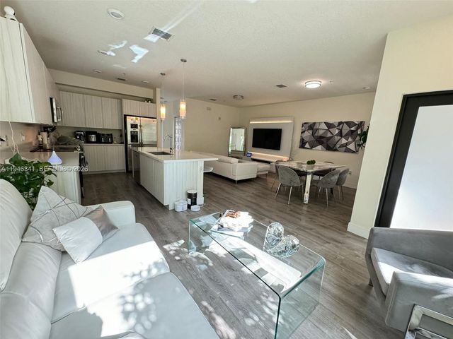 4740 NW 84th Ct 11, Doral, FL 33166