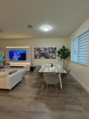 4740 NW 84th Ct 11, Doral, FL 33166