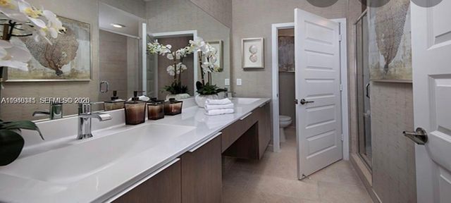 4740 NW 84th Ct 11, Doral, FL 33166