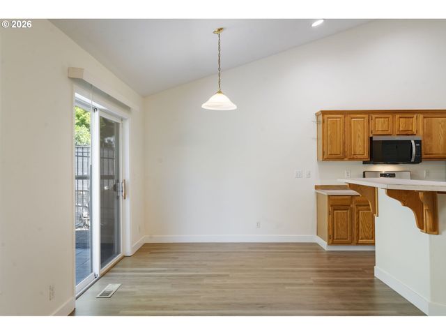 891 WHITETAIL DEER St, Salem, OR 97304