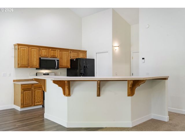 891 WHITETAIL DEER St, Salem, OR 97304
