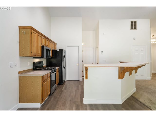 891 WHITETAIL DEER St, Salem, OR 97304