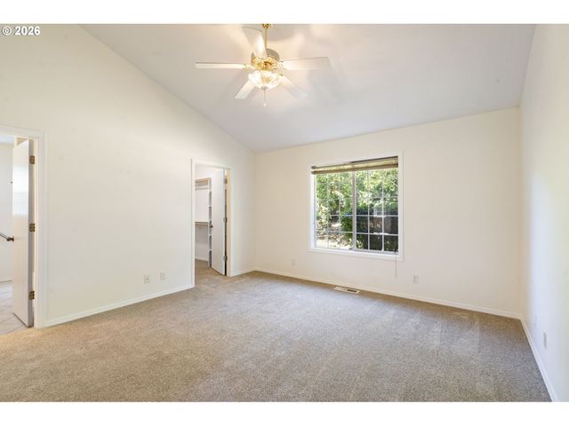 891 WHITETAIL DEER St, Salem, OR 97304