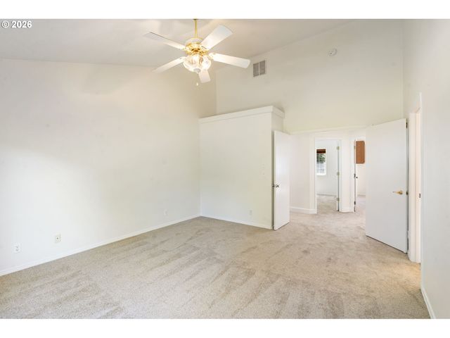 891 WHITETAIL DEER St, Salem, OR 97304