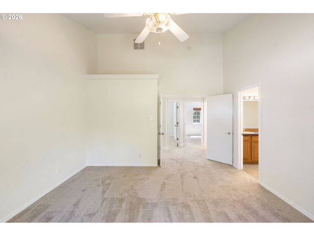 891 WHITETAIL DEER St, Salem, OR 97304