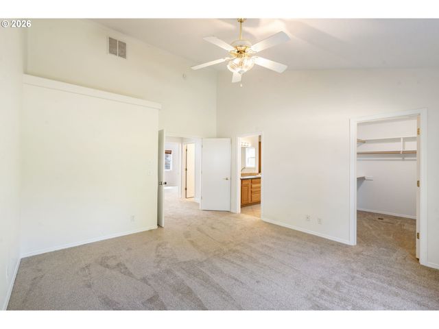 891 WHITETAIL DEER St, Salem, OR 97304