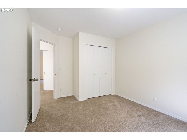 891 WHITETAIL DEER St, Salem, OR 97304