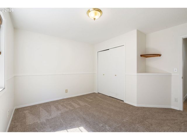 891 WHITETAIL DEER St, Salem, OR 97304