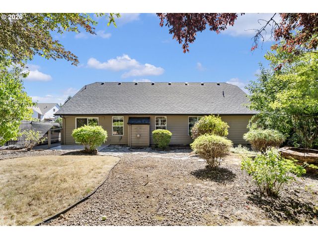 891 WHITETAIL DEER St, Salem, OR 97304