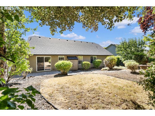 891 WHITETAIL DEER St, Salem, OR 97304