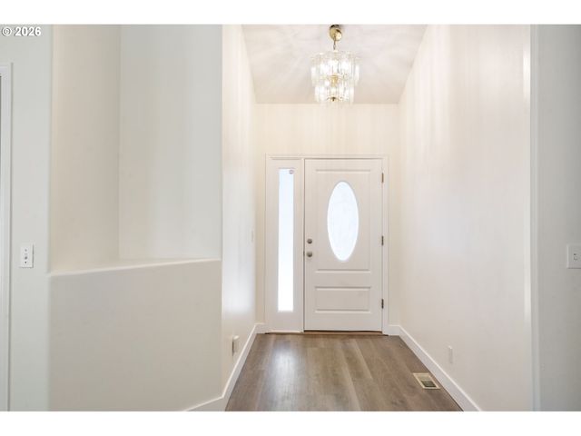 891 WHITETAIL DEER St, Salem, OR 97304
