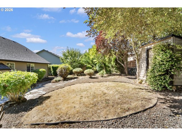 891 WHITETAIL DEER St, Salem, OR 97304