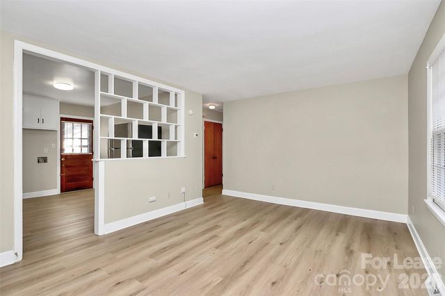 3728 Dresden Drive E, Charlotte, NC 28205