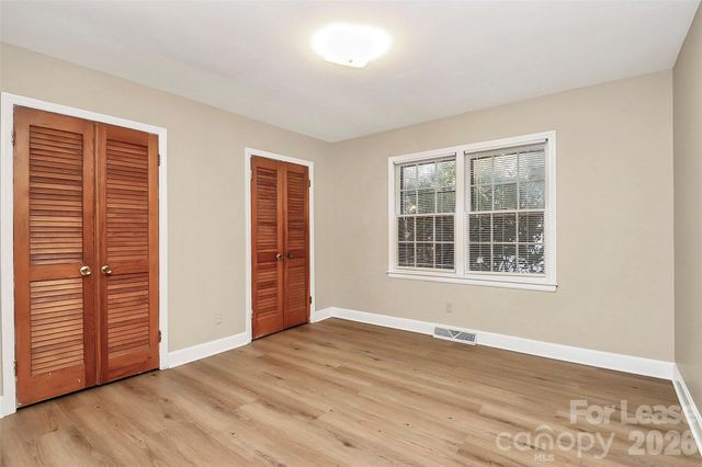 3728 Dresden Drive E, Charlotte, NC 28205