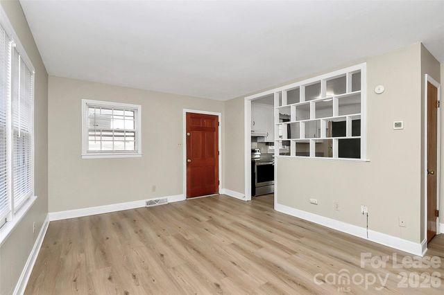 3728 Dresden Drive E, Charlotte, NC 28205
