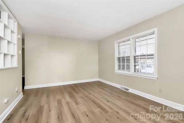 3728 Dresden Drive E, Charlotte, NC 28205