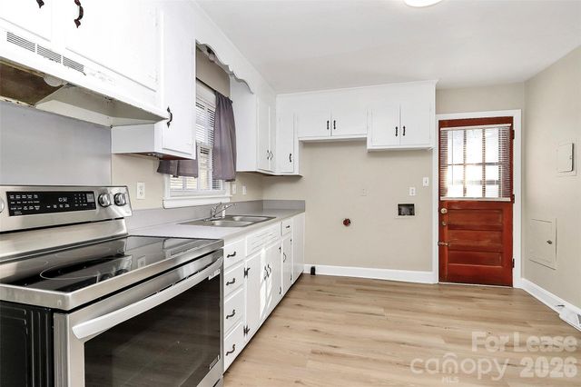 3728 Dresden Drive E, Charlotte, NC 28205