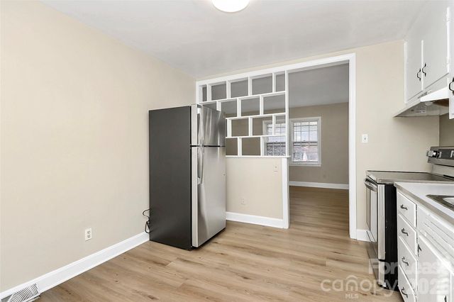 3728 Dresden Drive E, Charlotte, NC 28205