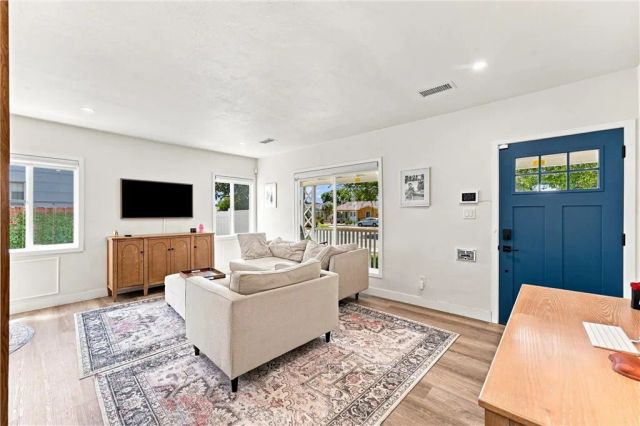 2870 Daisy, Long Beach, CA 90806