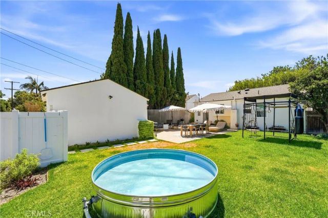 2870 Daisy, Long Beach, CA 90806