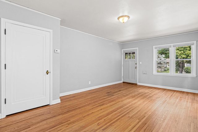 1210 Sherburne Avenue, Saint Paul, MN 55104