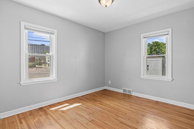1210 Sherburne Avenue, Saint Paul, MN 55104