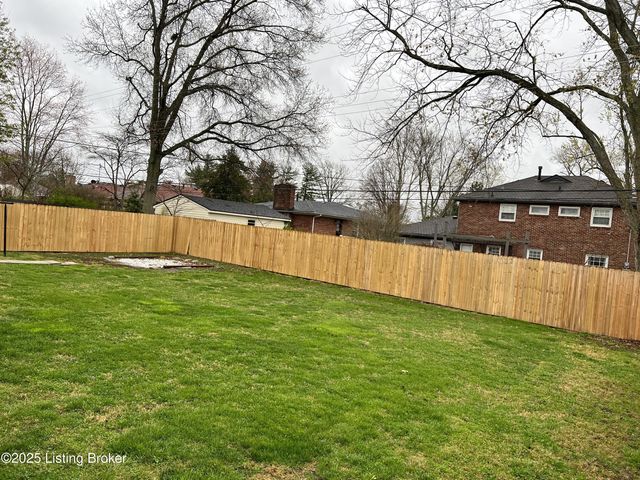 9310 Habersham Dr, Louisville, KY 40242