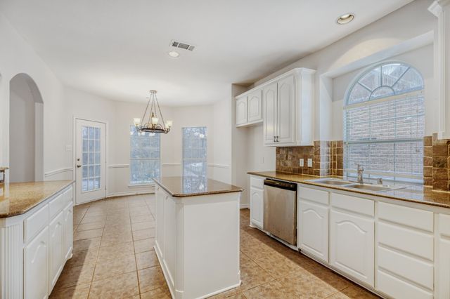 2207 Creekedge Court, Corinth, TX 76210