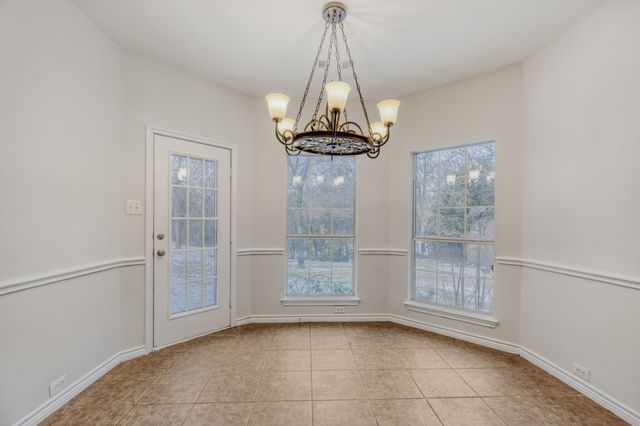 2207 Creekedge Court, Corinth, TX 76210