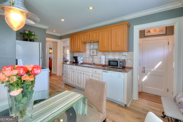 1005 S Crest Road, Rossville, GA 30741