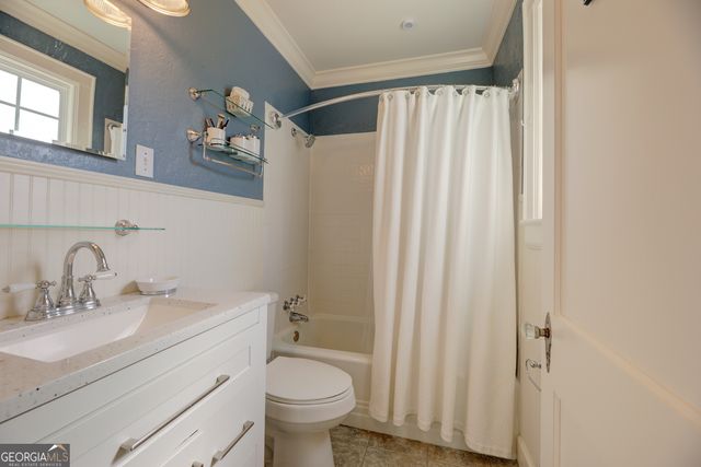 1005 S Crest Road, Rossville, GA 30741