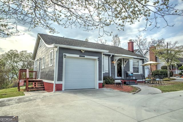 1005 S Crest Road, Rossville, GA 30741