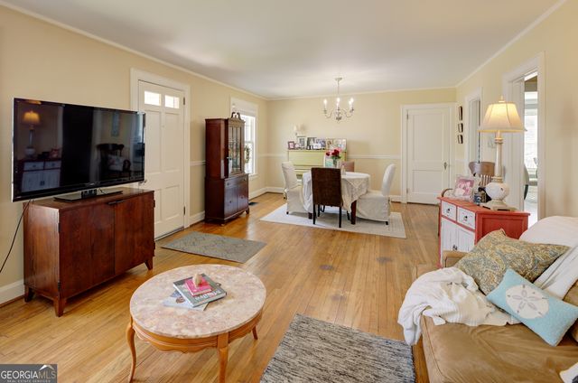 1005 S Crest Road, Rossville, GA 30741