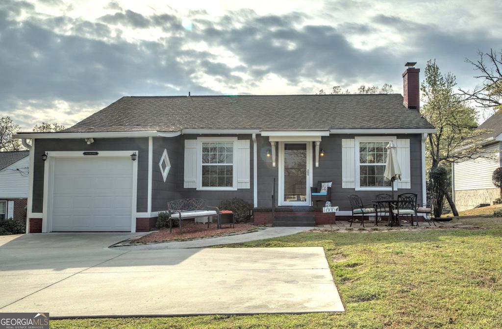 1005 S Crest Road, Rossville, GA 30741