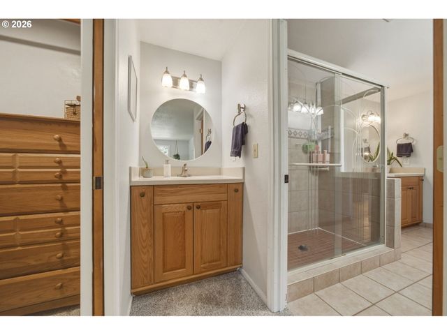 25421 Se SUNSHINE VALLEY Rd, Damascus, OR 97089
