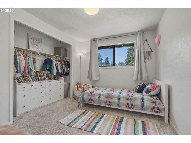 25421 Se SUNSHINE VALLEY Rd, Damascus, OR 97089