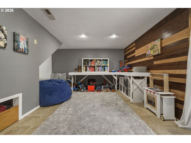 25421 Se SUNSHINE VALLEY Rd, Damascus, OR 97089