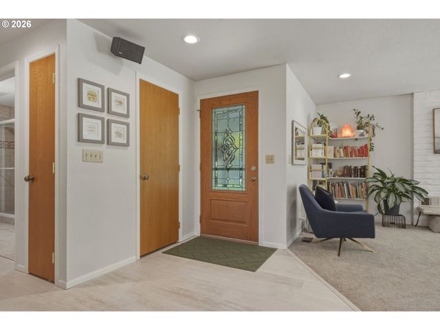 25421 Se SUNSHINE VALLEY Rd, Damascus, OR 97089