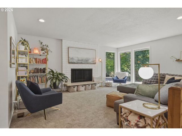 25421 Se SUNSHINE VALLEY Rd, Damascus, OR 97089