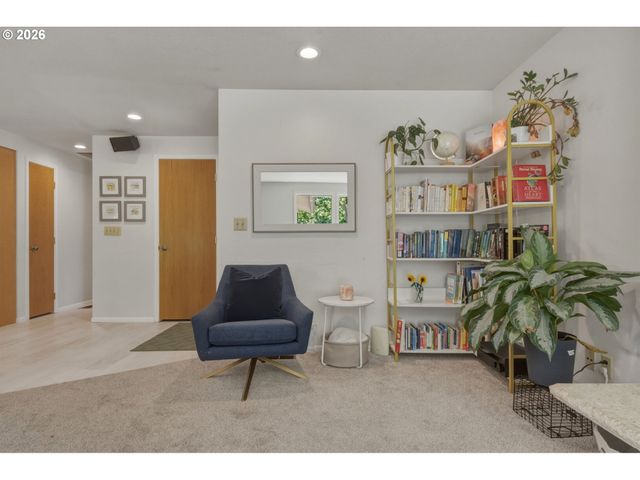 25421 Se SUNSHINE VALLEY Rd, Damascus, OR 97089