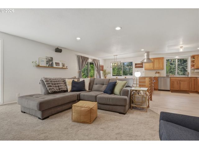 25421 Se SUNSHINE VALLEY Rd, Damascus, OR 97089