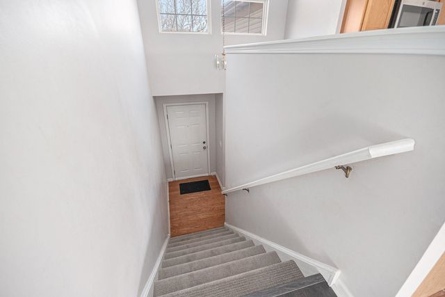 921 Parkhill Circle, Aurora, IL 60502