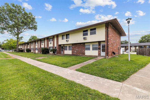 7473 Hazelcrest Drive, Hazelwood, MO 63042