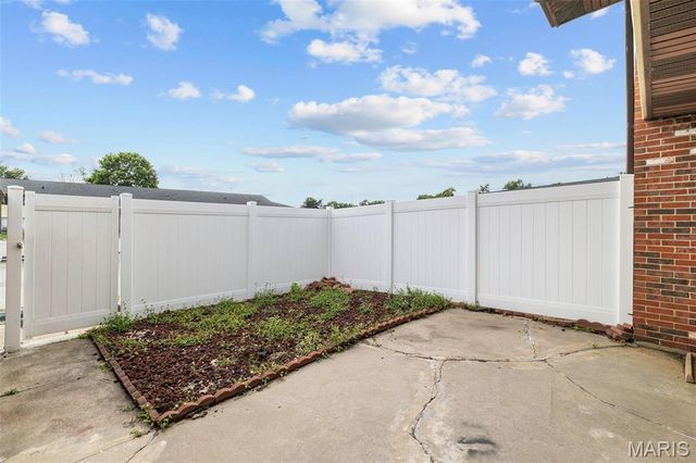 7473 Hazelcrest Drive, Hazelwood, MO 63042